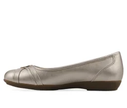 Cliffs by White Mountain Women's Calming Flats