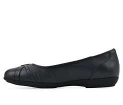 Hot Cliffs by White Mountain Women's Calming Flats