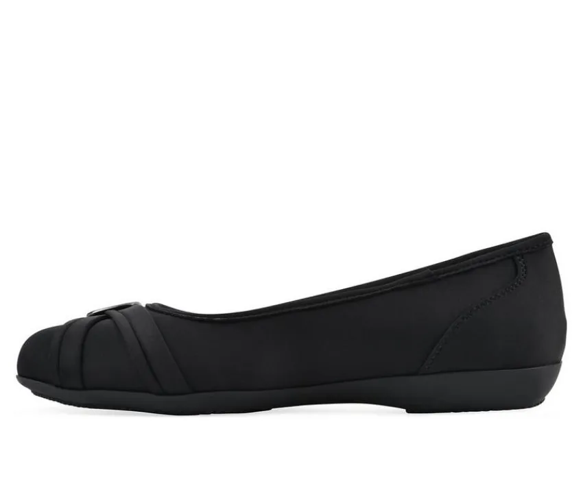 Outlet Cliffs by White Mountain Women's Calming Flats