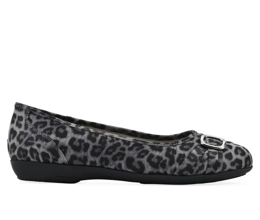 New Cliffs by White Mountain Women's Calming Flats