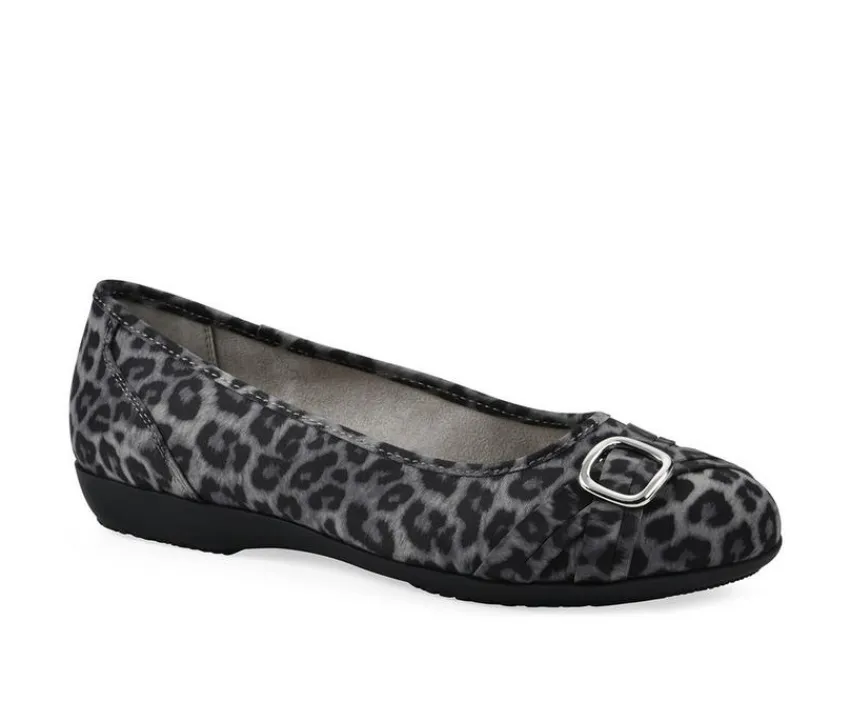 New Cliffs by White Mountain Women's Calming Flats
