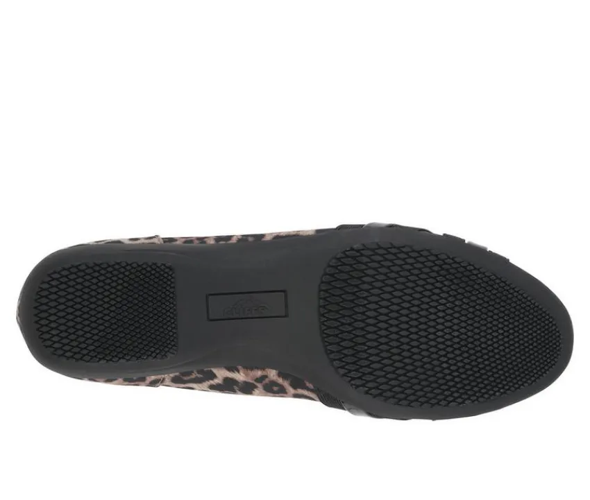 Clearance Cliffs by White Mountain Women's Chic Flats