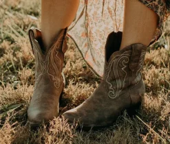 Outlet Durango Women's Crush Distressed Shortie Western Boots