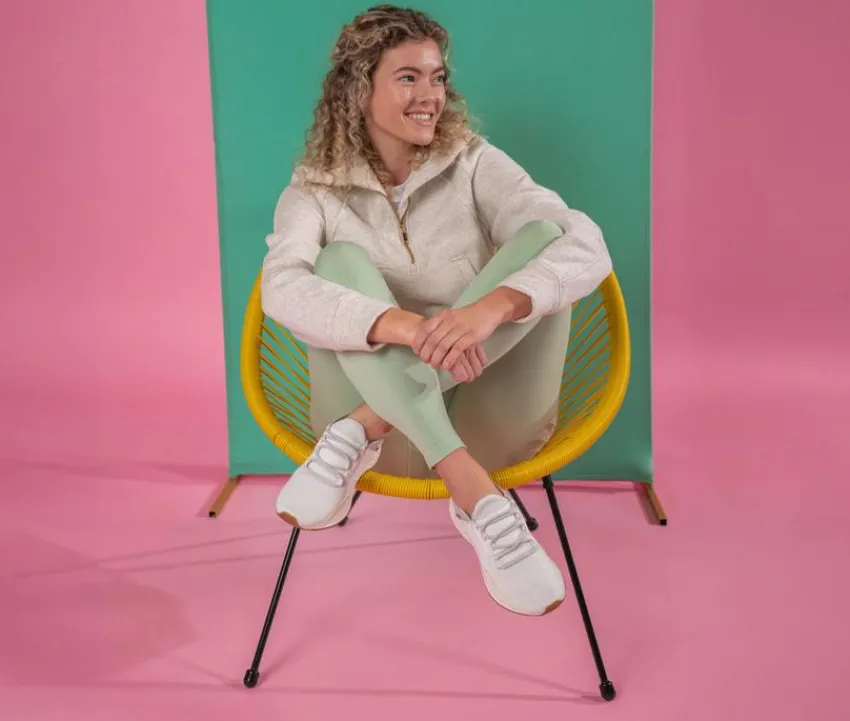 Outlet New Balance Women's Roav V1 Sneakers