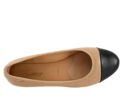 Discount Trotters Women's Clara Flats