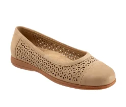 Sale Trotters Women's Delmara Perf Flats
